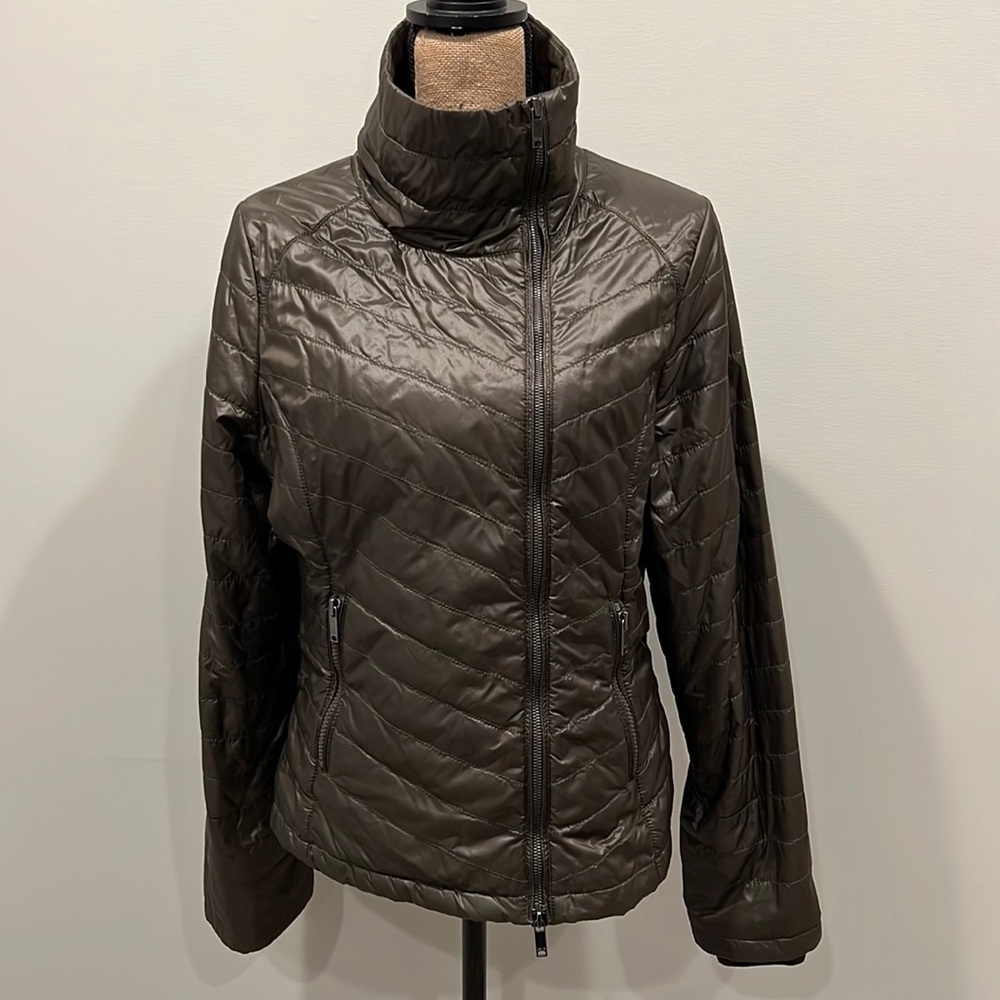 Zella Packable Light Jacket - Medium
